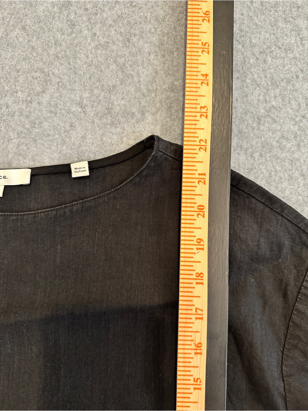 Vince Black Relaxed Short Sleeve Linen Blend Tee - Picture 5 of 6